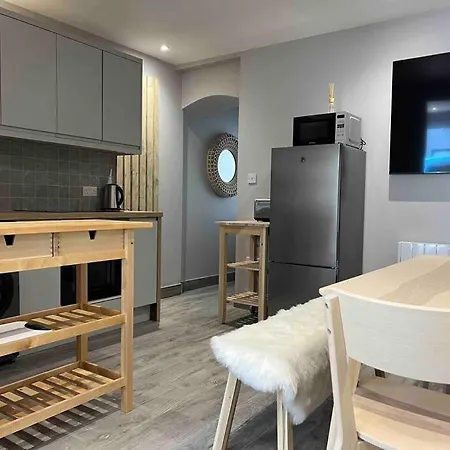 “the Art House 6” Galway, Woodquay *