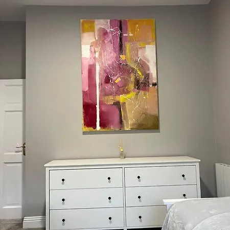 “the Art House 6” Galway, Woodquay * غالواي